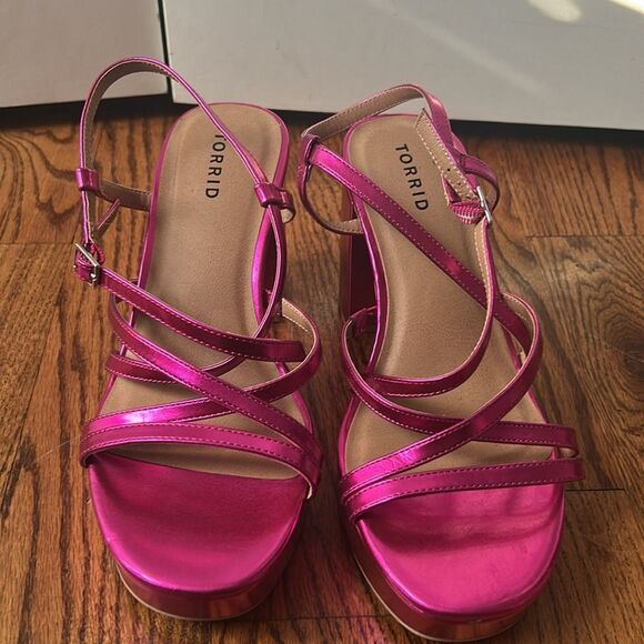 Torrid Strappy Platform Heeled Sandal Size 9.5 WW - Picture 3 of 5